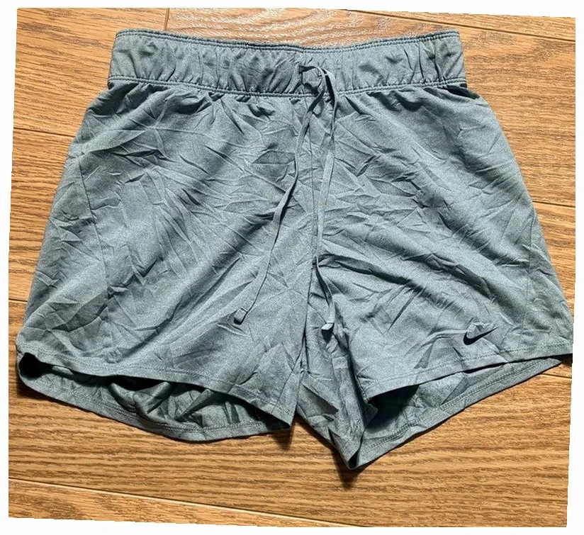 Short Nike femme gris chiné taille élastique logo training sport polyester XS